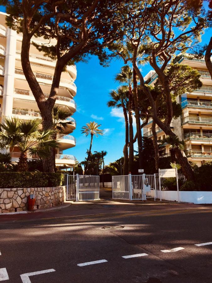 Cannes Croisette &Palm Beach,Parking Exterior photo