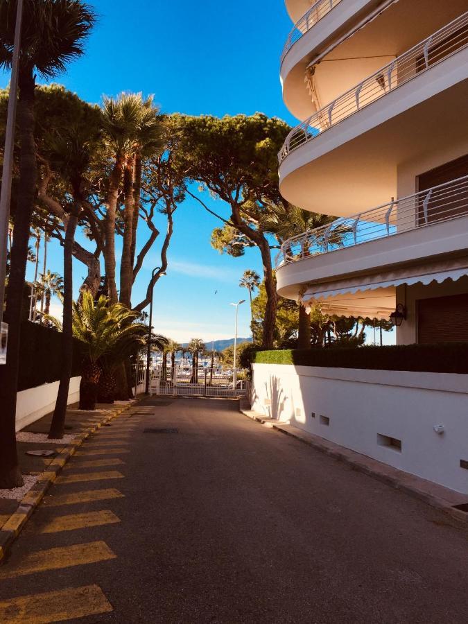 Cannes Croisette &Palm Beach,Parking Exterior photo